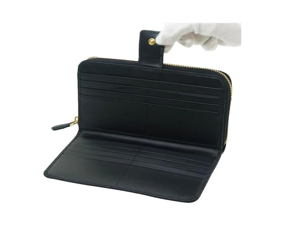 Prada Black Vitello Move Leather Full Zip Continental Snap Closure